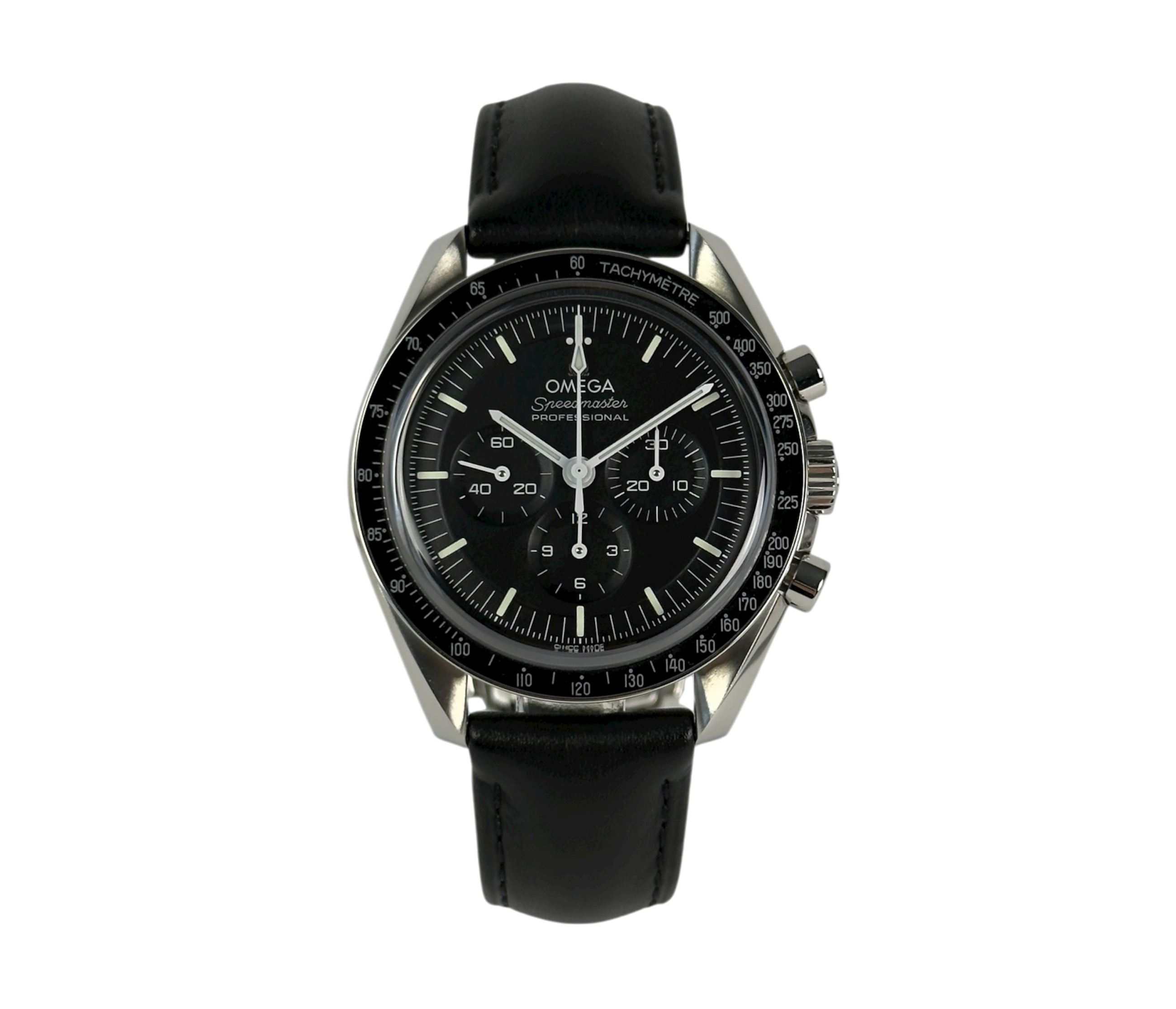 Omega Speedmaster Professional Moonwatch 310.32.42.50.01.002 fra 2021 i stål på sort læderrem. I rigtig god stand med få brugspor. Kommer som fuldt sæt.