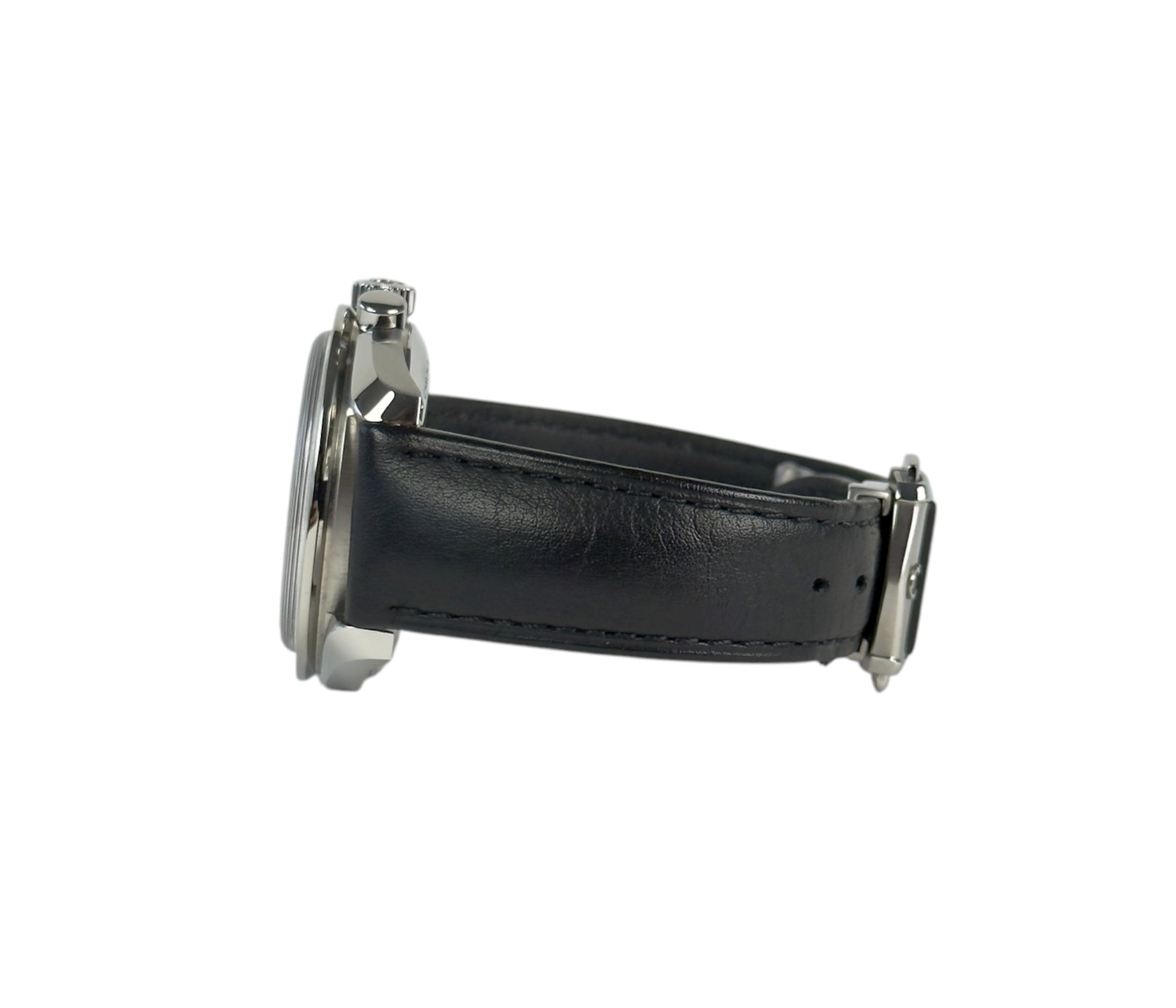 Omega Speedmaster Professional Moonwatch 310.32.42.50.01.002 fra 2021 i stål på sort læderrem. I rigtig god stand med få brugspor. Kommer som fuldt sæt.