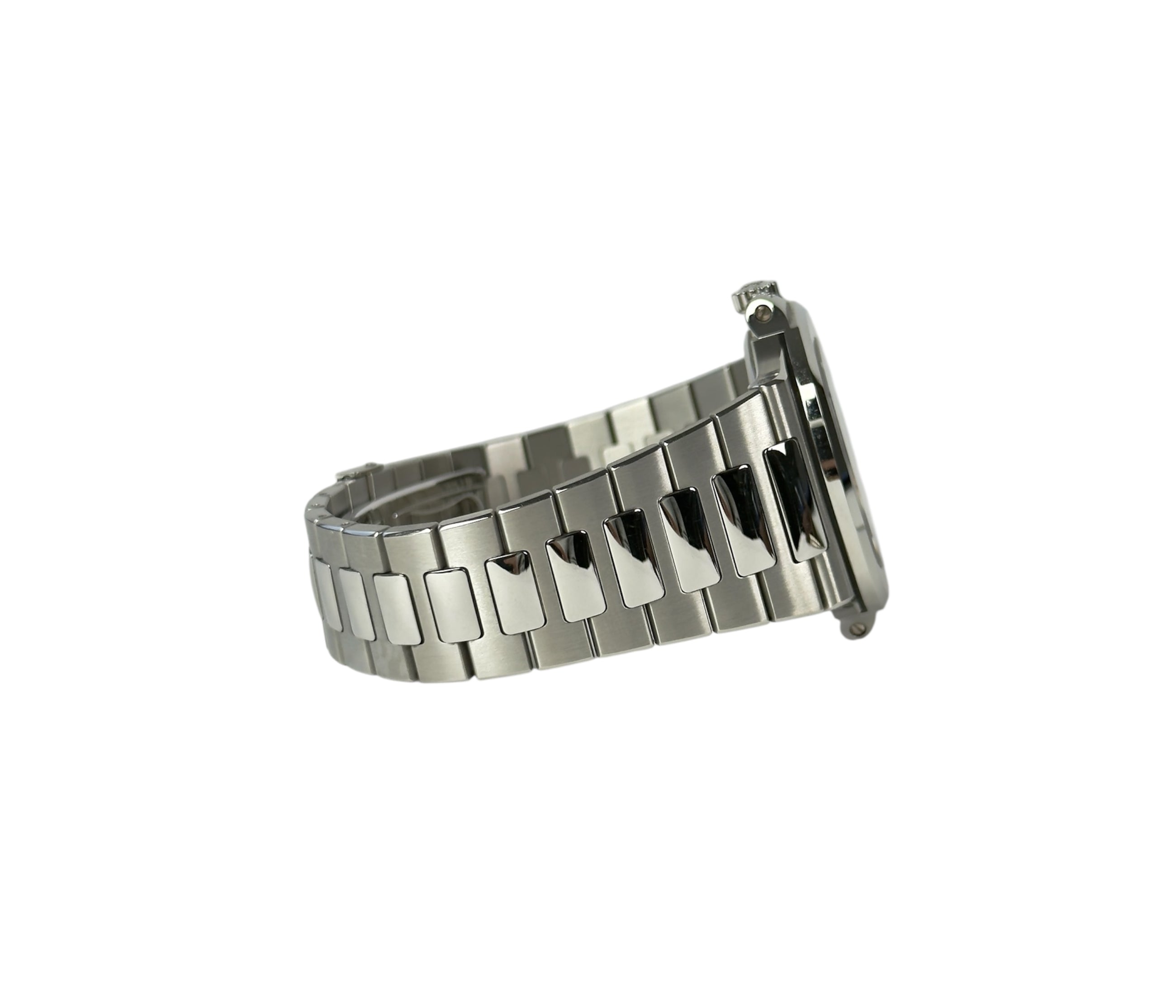 Patek Philippe Nautilus Moon Phase ref. 5712 (2018) i stål. Eftertragtet og smukt Nautilus med blå skive, månefase, small second, gangreserve samt automatisk mikrorotorværk.
Uret er i utrolig flot stand, 9.5/10.
Kommer som fuldt sæt: Bokse, certifikat, manualer, stillepind mv.