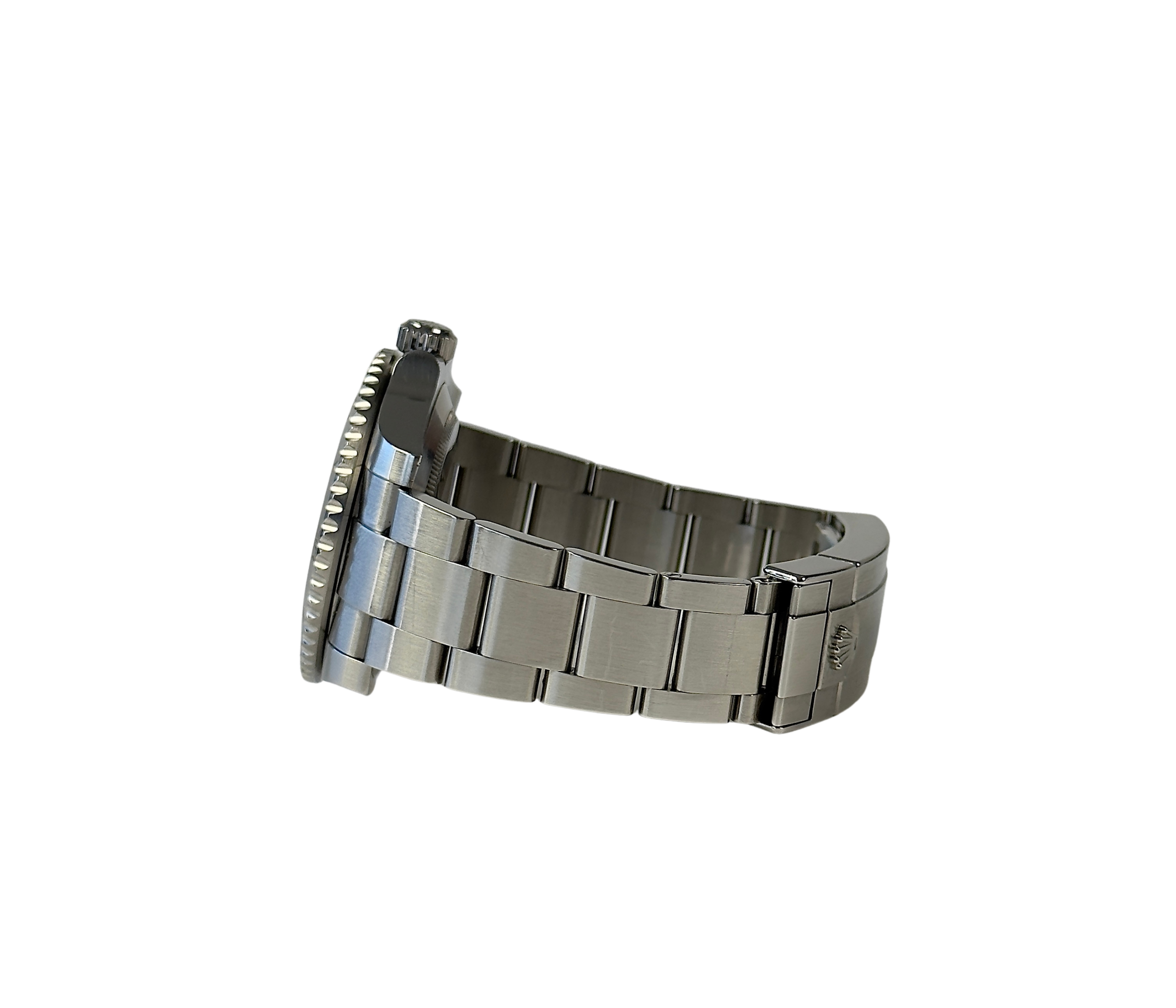 Rolex Submariner 114060 "No Date" (2013) på Oysterlænke med sort skive og drejekrans. Uret fremstår i god alm. stand, 8/10. Det kommer med boks, certifikat og green tag.