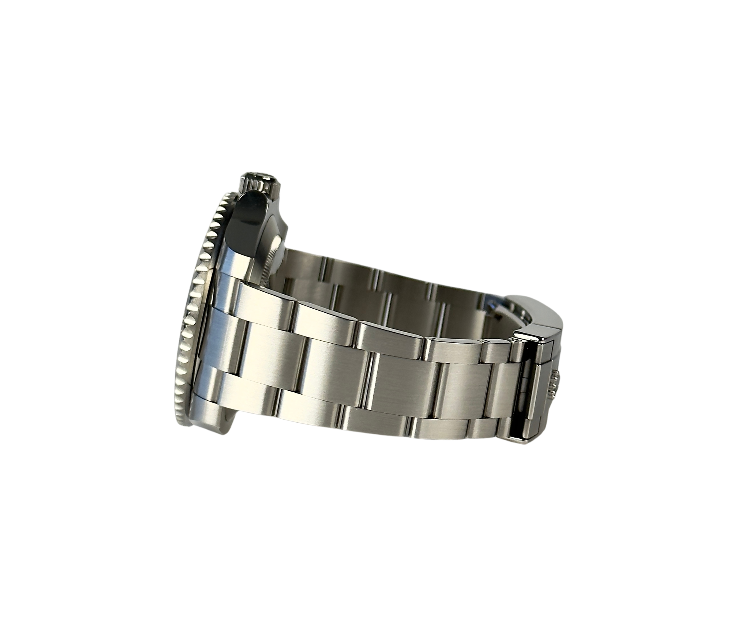 Rolex Submariner 116610LN (2018) i stål med sort skive og keramisk lynette. Uret fremstår i virkelig flot stand, 9.5/10, med få brugsspor. Kommer som fuldt sæt: Bokse, certifikat, manualer, hangtag og whitetag.