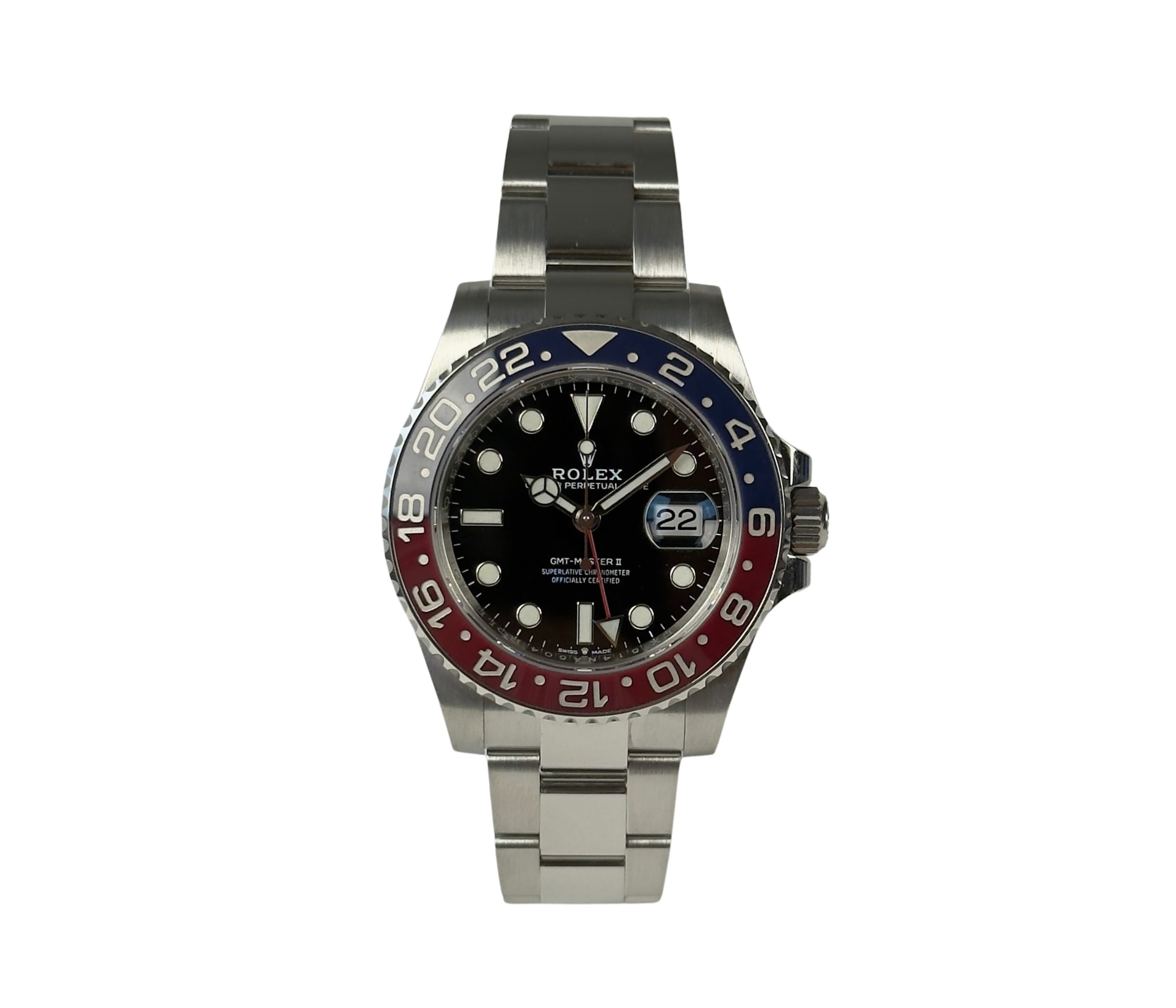 Rolex GMT-Master II 126710BLRO "Pepsi" (2022) i stål på Oysterlænke med rød/blå drejekrans. Uret fremstår i flot stand, 9/10. Kommer som fuldt sæt: Bokse, certifikat, manualer, hangtag og ekstra led.
Uret er omfattet af Rolex World Wide Garanti til juni 2027.