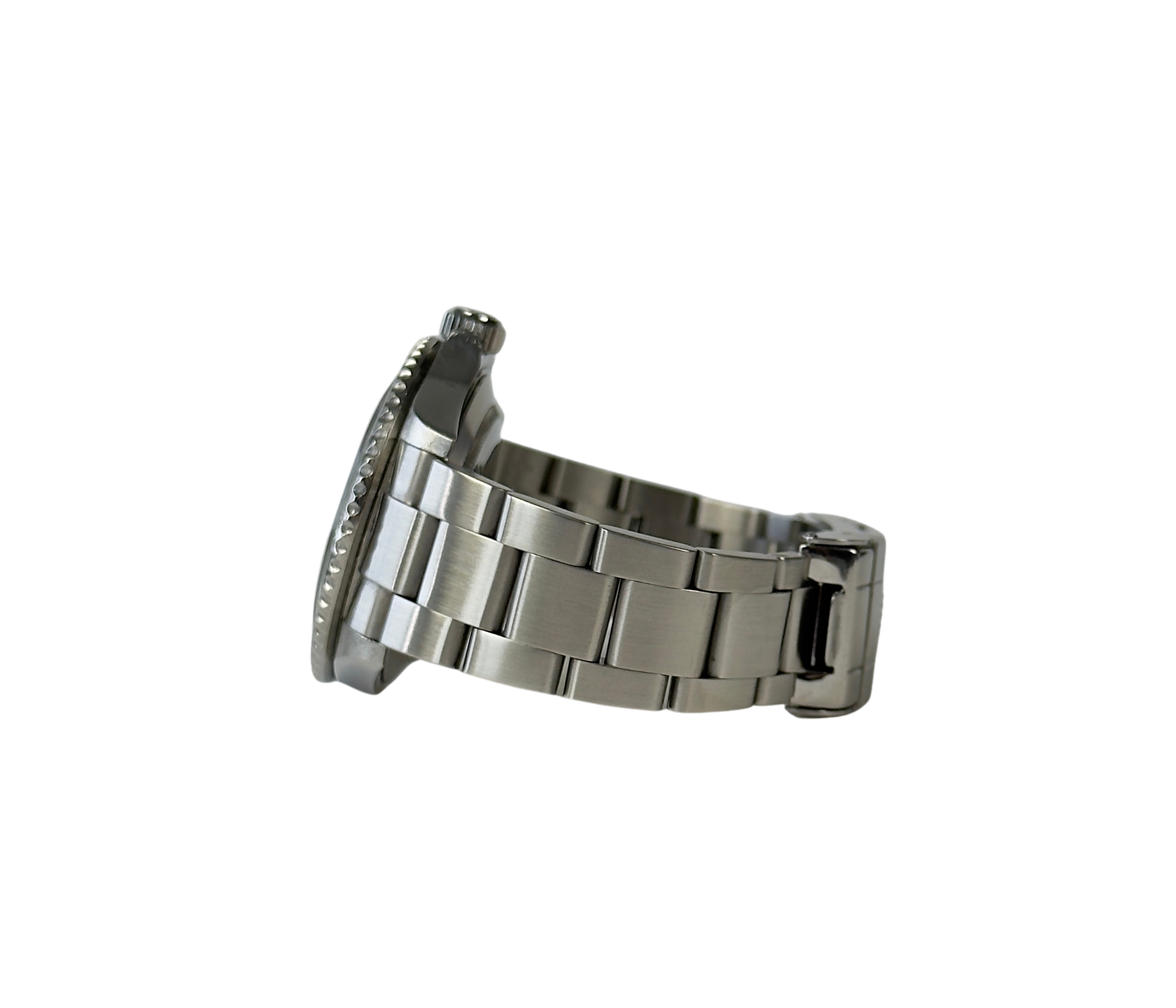 Rolex Submariner 16610LV "Kermit" MK1 Flat 4 F-serie (2004) i stål på Oysterlænke med flot grøn aluminiumskrans. Uret fremstår i god stand med mindre brugsspor, 8.5/10. Kommer med boks, yderboks, papirer og servicebevis.