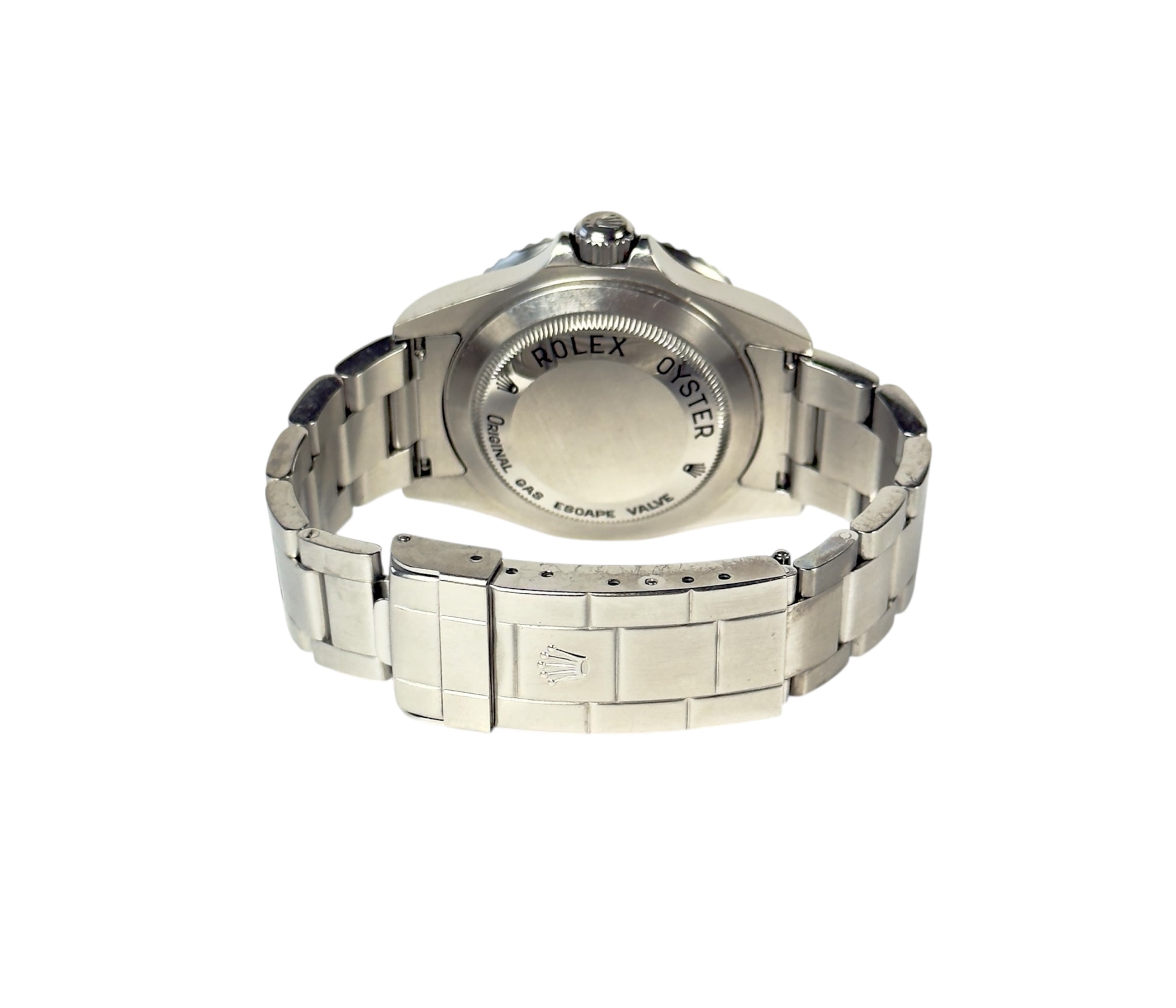 Rolex Sea-Dweller 16600 V-serie (2009) i stål. Uret fremstår i god stand med alm. brugsspor. Kommer som fuldt sæt: Bokse, certifikat, manualer, kortholder, tag og lænkeværktøj.