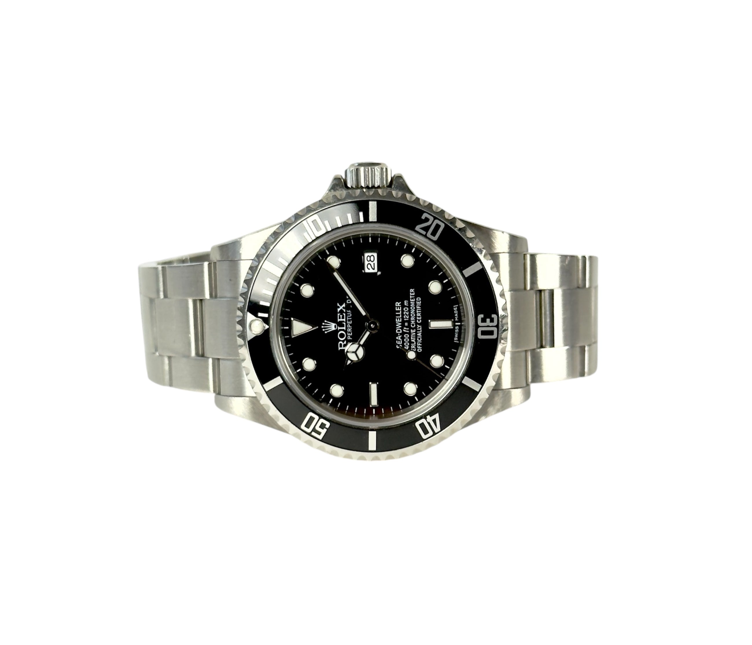 Rolex Sea-Dweller 16600 V-serie (2009) i stål. Uret fremstår i god stand med alm. brugsspor. Kommer som fuldt sæt: Bokse, certifikat, manualer, kortholder, tag og lænkeværktøj.