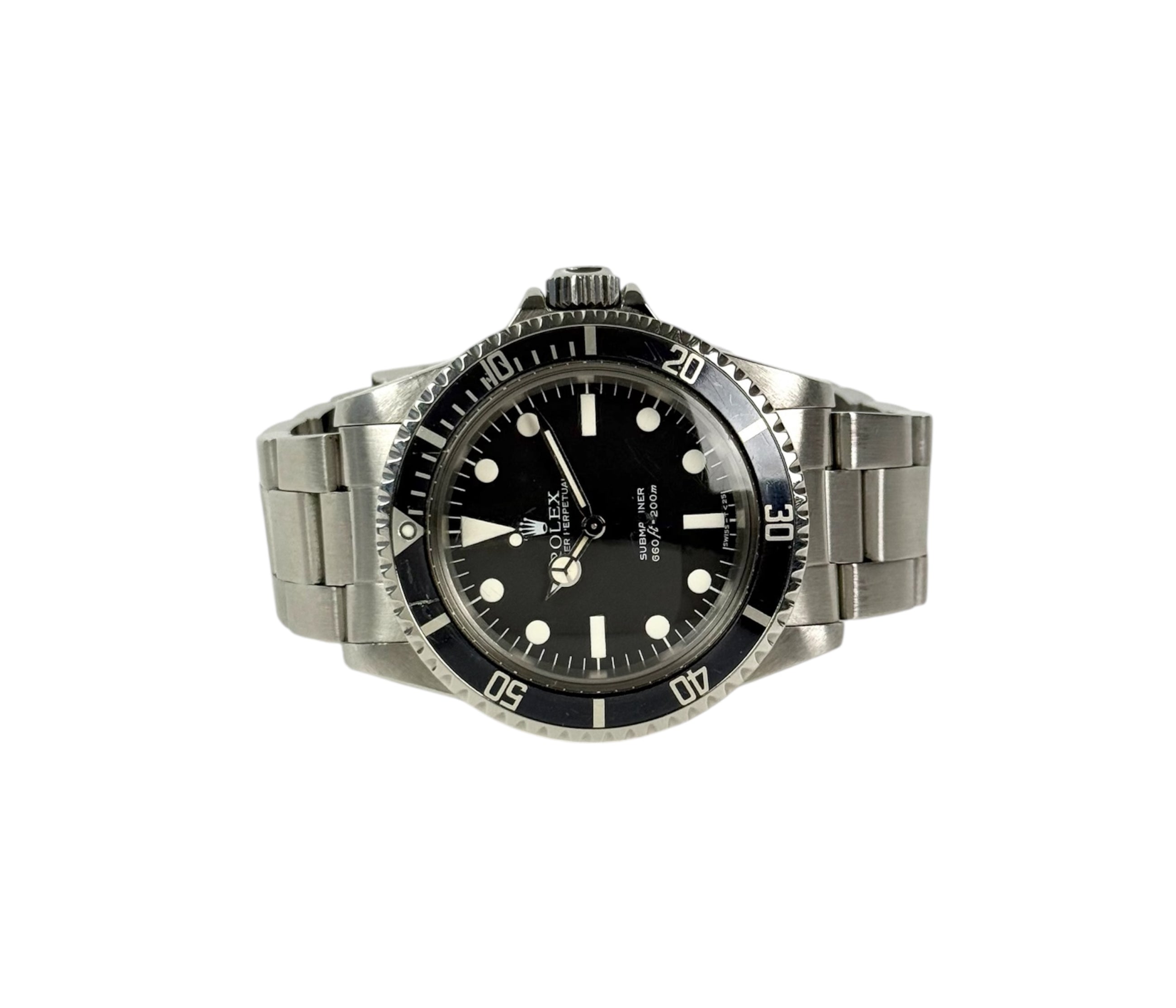 Rolex Submariner 5513 1978 i stål med original mk3 "lollipop"-skive og visere. Uret patina fremstår meget ensartet og subtilt. Kommer med certifikat, original købskvittering, booklet og manualer.