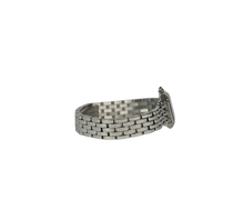 Cartier Panthere WSPN0012 (2025) i stål og måler 19mm x 25mm. Uret fremstår i rigtig flot stand med mindre brugsspor, 9/10. Utroligt smukt og elegant dameur til alle lejligheder. Kommer med certifikat.