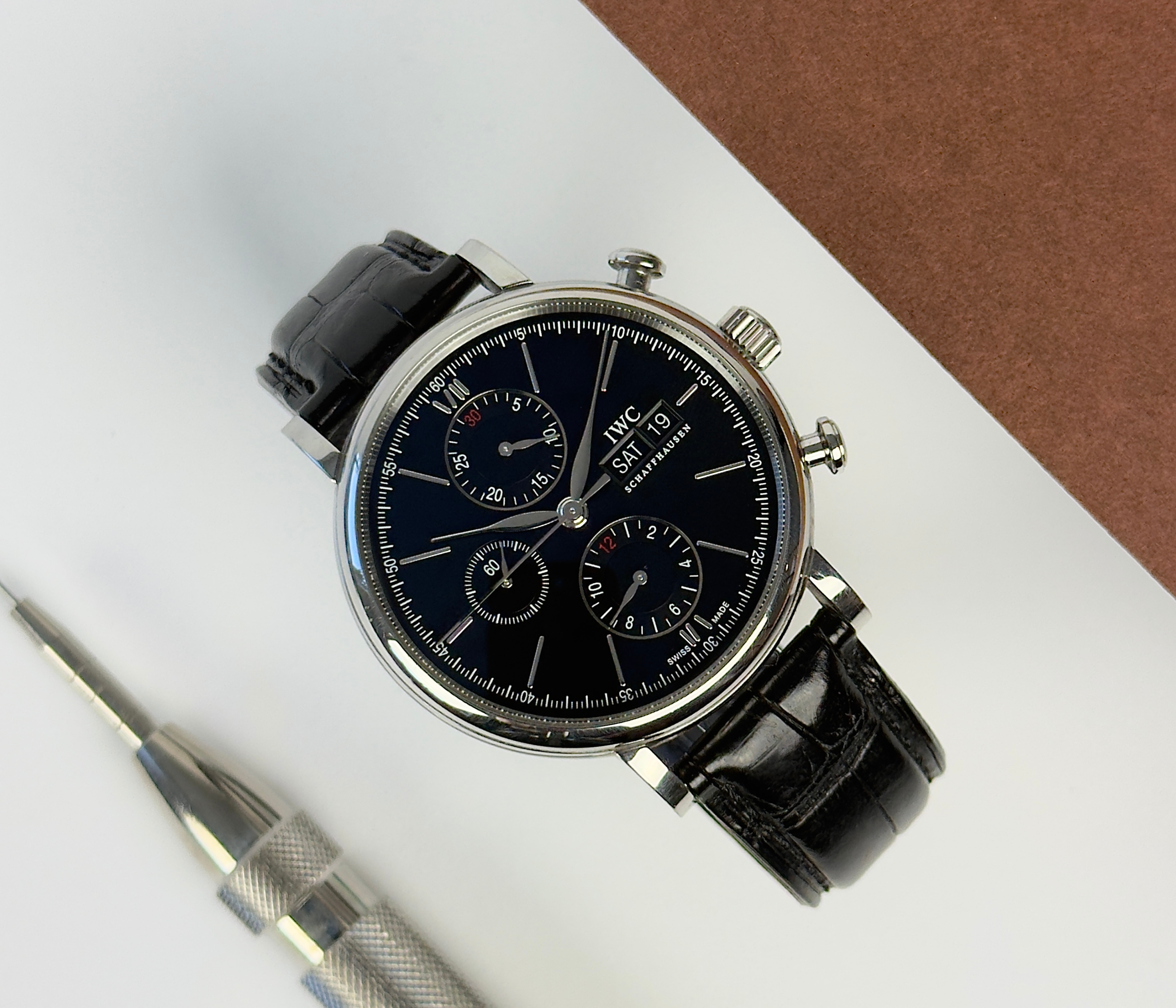 IWC Portofino Chronograph IW391008 (2018) i stål med sort skive samt dag- og dato-funktion. Uret fremstår i flot stand med alm. brugsspor. Kommer med bokse, certifikat og manualer.