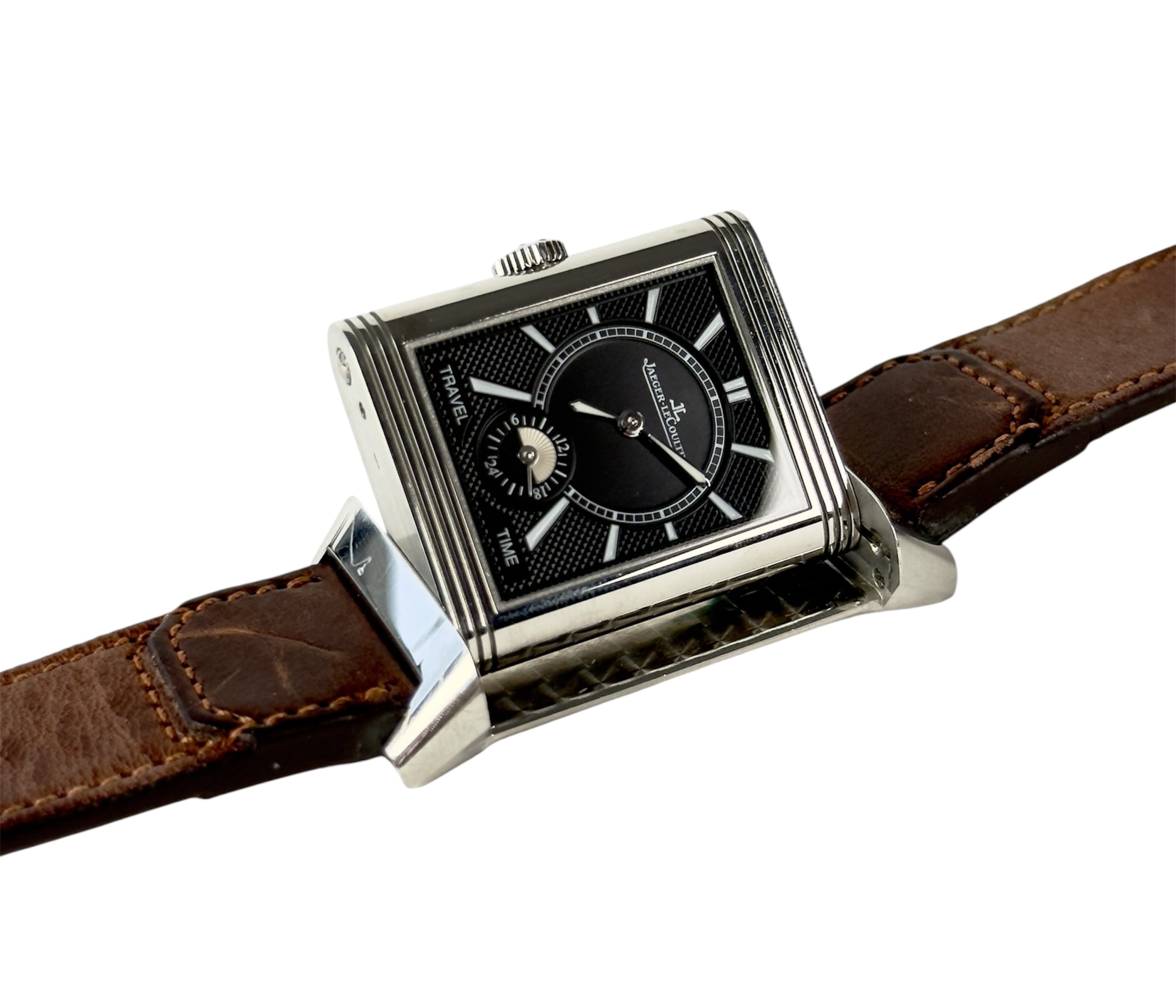 Jaeger LeCoultre Reverso Large Duoface Small Second Q3848422 (2022) i stål med to skiver til to tidszoner medClous de Paris guilloché.Uret fremstår i god stand med brugsspor. Kommer med bokse, certifikat, manualer.