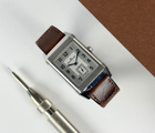 Jaeger LeCoultre Reverso Large Duoface Small Second Q3848422 (2022) i stål med to skiver til to tidszoner medClous de Paris guilloché.Uret fremstår i god stand med brugsspor. Kommer med bokse, certifikat, manualer.