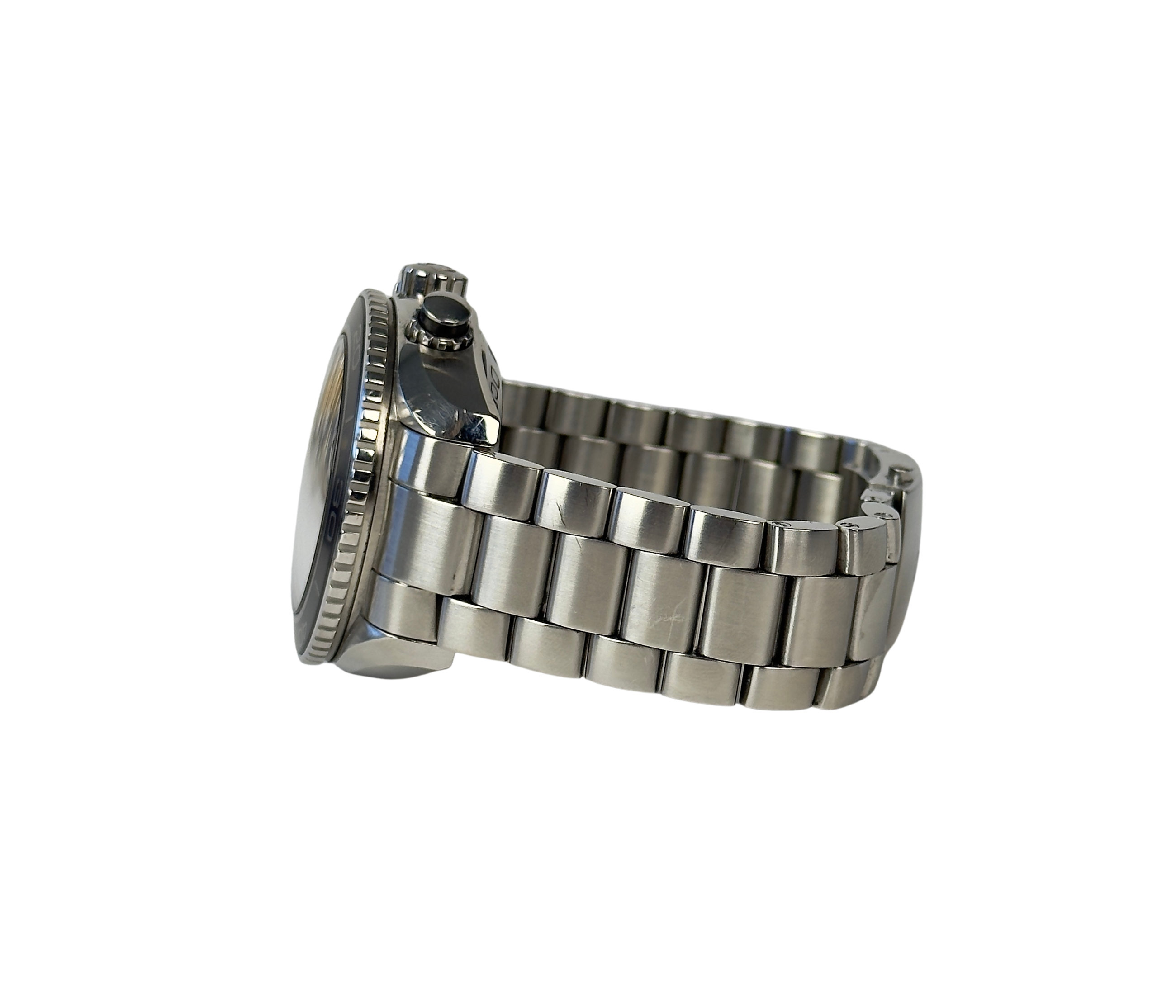 Omega Seamaster Planet Ocean Chronograph 232.30.46.51.01.003 (2015) i stål. Uret måler 45 mm og er i god alm. stand. Kommer som fuldt sæt: Bokse, certifikater, kortholder og manual.