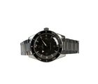 Omega Seamaster 300 Heritage 234.30.41.21.01.001 (2022) i stål med sort skive og sort oxideret aluminiumskrans med vintage Super-LumiNova. Uret fremstår i god alm. stand, 8/10. Kommer som fuldt sæt: Bokse, certifikater, manualer mv. 