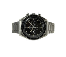 Omega Speedmaster 145.022-74 (1970) i stål med plexiglas. Fremstår i super flot stand, 9/10. Uret kommer uden tilbehør. 