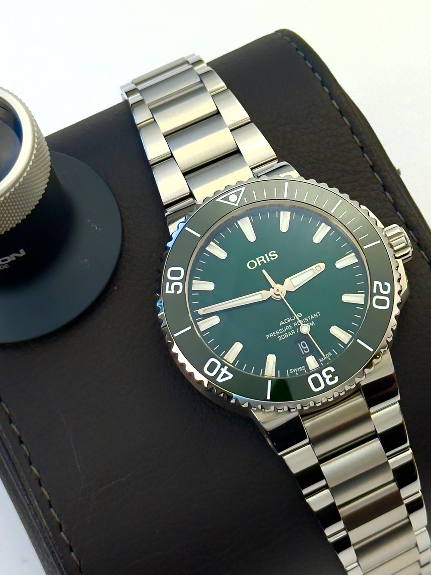 Oris Aquis ref. 01 733 7766 4157 i stål med grøn skive i ny stand fuldt sæt