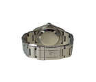 Rolex Explorer I 114270 (2002) i stål på Oysterlænke med sort Explorer-skive. Uret fremstår i rigtig flot stand, 8.5/10. Kommer med originalt certifikat, grønt hangtag samt et ekstra led. 
Y-serie (Y86XXXX) fra 01/02 solgt i 2003. 