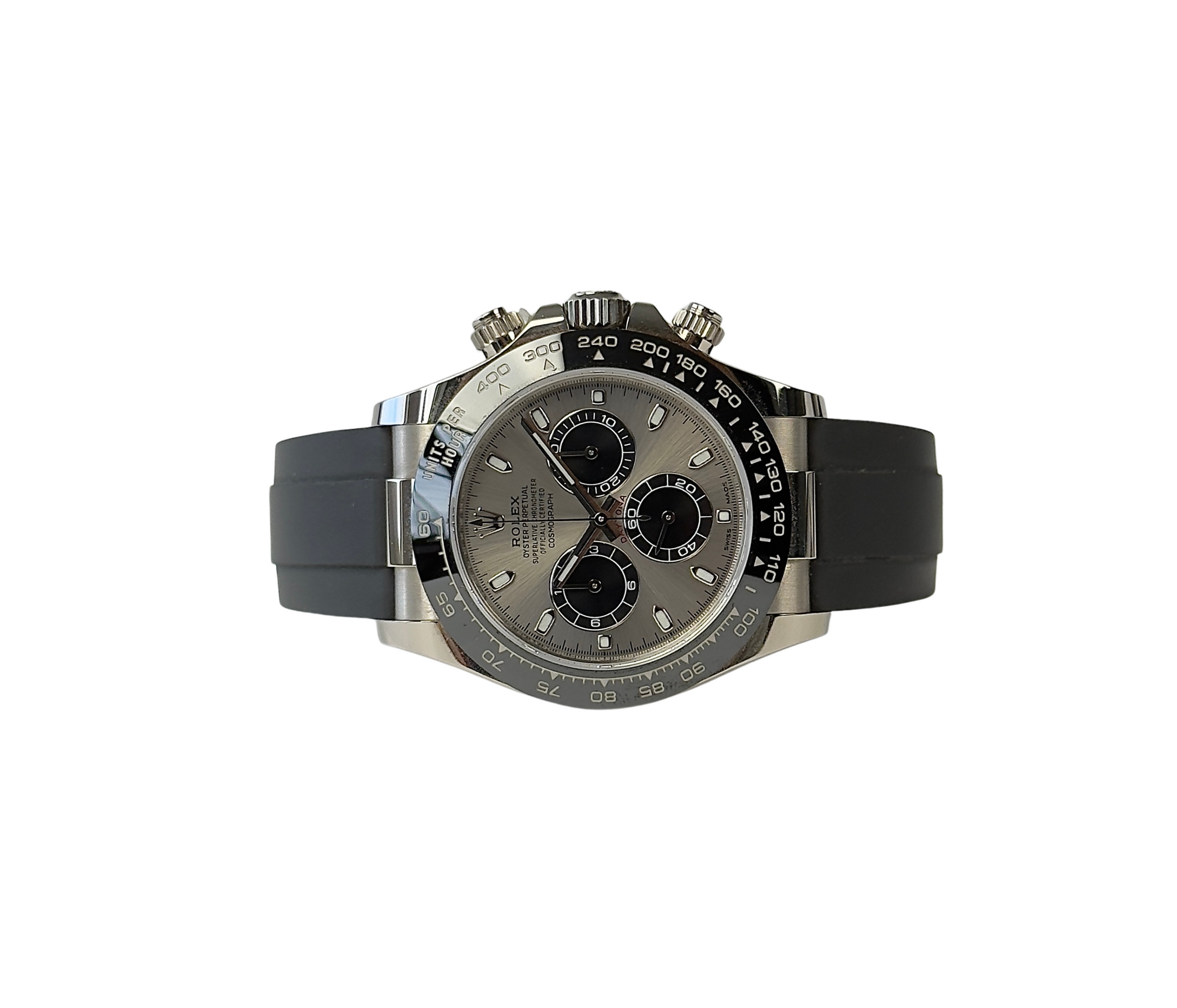 Rolex Daytona 116519LN "Ghost" (2022) i 18kt. hvidguld på Oysterflexrem. Uret fremstår i flot stand med mindre brugsspor, 9/10. Kommer som fuldt sæt: Bokse, certifikat, papomslag, købskvittering, bezel-beskytter, hangtag og whitetag. Oprindelig solgt fra dansk AD. Uret er omfattet af Rolex World Wide Garanti til december 2027.