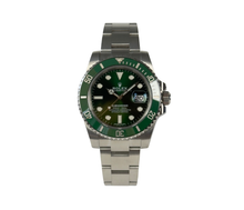 Rolex Submariner 116610LV "Hulk" (2017) i stål med grøn skive og lynette. Uret fremstår i flot stand, 9/10. Kommer som fuldt sæt: Bokse, omslag, certifikat, manual, kortholder og whitetag. 