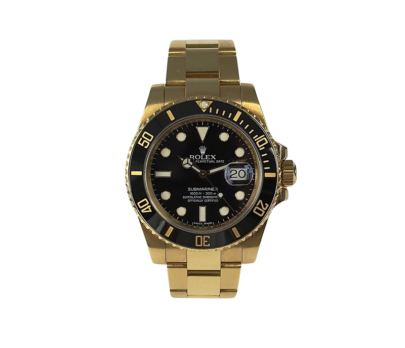 Rolex Submariner 116618LN (2014) i 18 kt. guld. Uret fremstår i god stand, 8/10, og trænger ikke til service. Kommer som fuldt sæt: Bokse, certifikat, manualer, hangtag og whitetag.