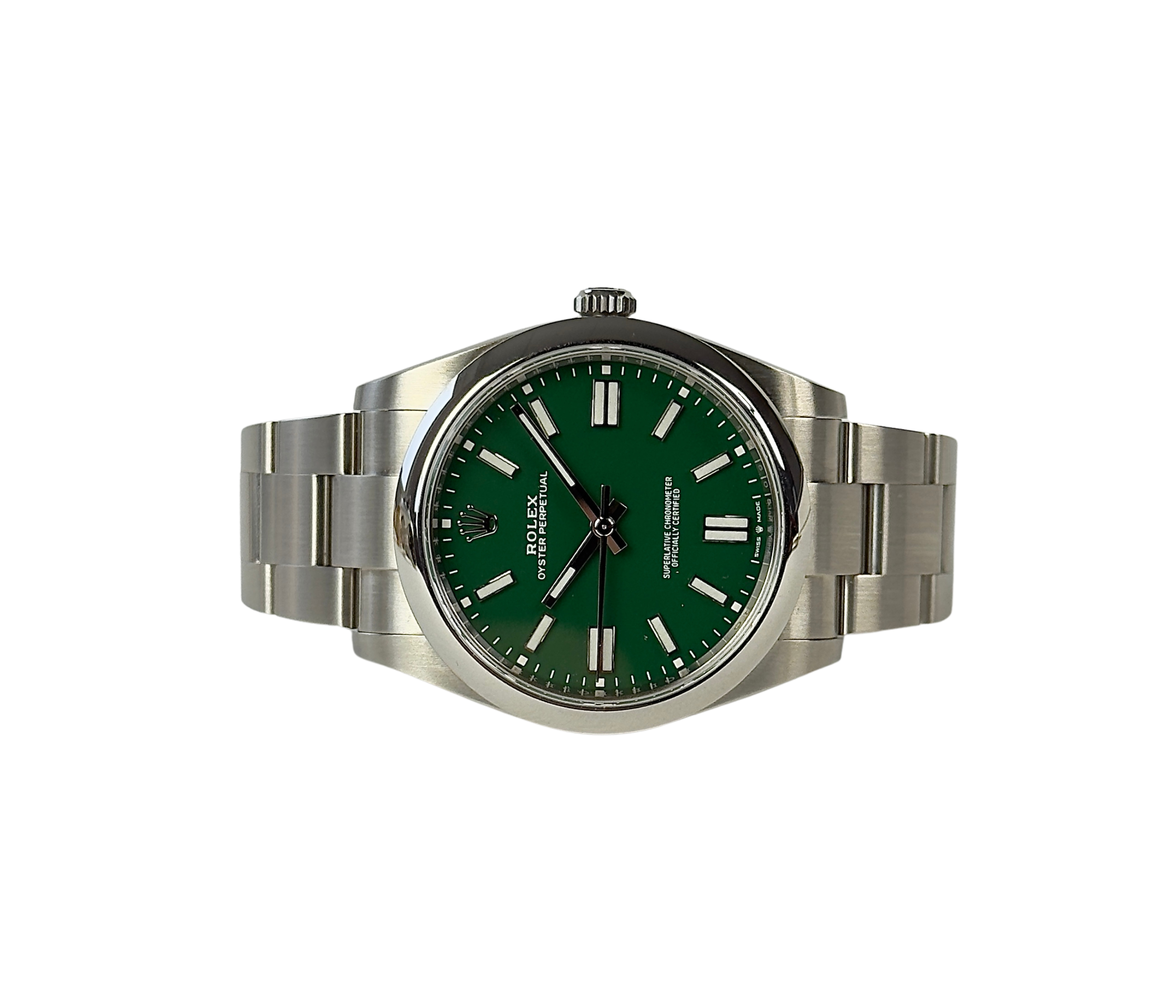Rolex Oyster Perpetual 41 124300 (2022) i stål. Super flot grøn skive samt smooth lynette. Uret fremstår i mint stand med minimale håndteringsspor. Kommer som fuldt sæt: bokse, certifikat, manualer og tag. Uret er omfattet af Rolex World Wide Garanti til december 2027.