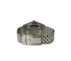 Rolex Datejust 126234 (2021) med en flot blå sunburst skive med diamanter. Kommer med hvidguldslynette og Jubileelænke.
Kommer som fuldt: Bokse, certifikat, manualer, hangtag, whitetag og tre ekstra led.