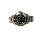 Rolex Sea-Dweller 43 126603 (2019) i guld/stål på Oysterlænke. Uret fremstår i virkelig god stand med få bruggspor, 9.5/10. Uret kommer som fuldt sæt: Bokse, yderboks, certifkat, manualer, kortholder, hangtag, whitetag samt original købskvittering fra dansk AD.