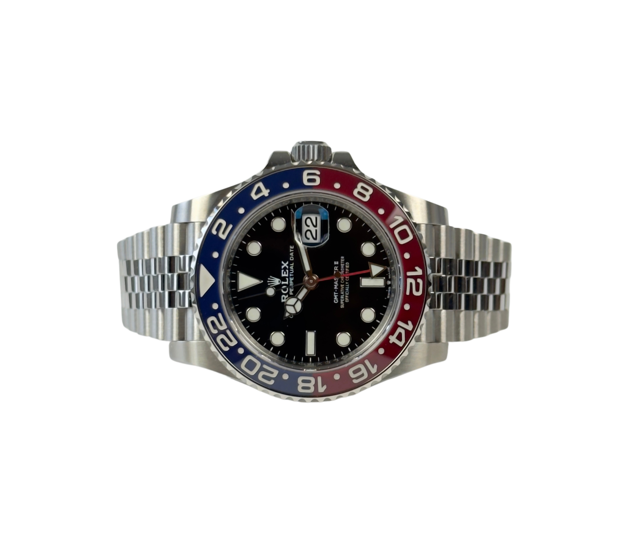 Rolex GMT-Master II 126710BLRO "pepsi" (2022) i stål på Jubilee-lænke med rød/sort GMT-drejekrans. Uret fremstår i utrolig flot stand med få håndteringsspor, 9.5/10. Kommer som fuldt sæt: Bokse, certifikat, manualer, kortholder og hangtag. Uret er omfattet af Rolex World Wide Garanti til april 2027.