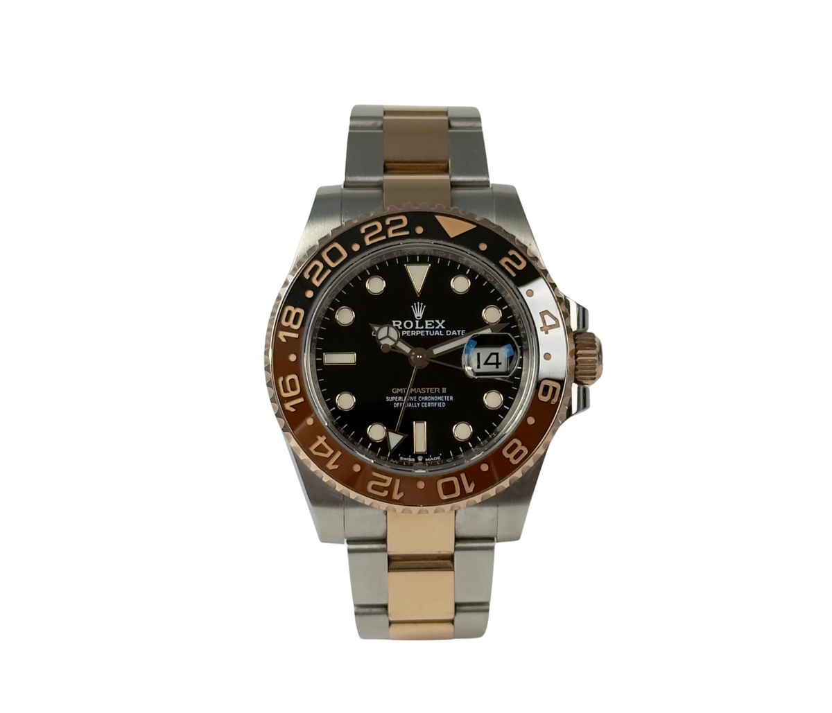 Rolex GMT-Master II 126711CHNR (2021) i stål og rosaguld med Oysterlænke. Uret fremstår i alm. god stand, 8/10. Kommer som fuldt sæt: Bokse, certifikat, manualer, kortholder, hangtag og whitetag. 