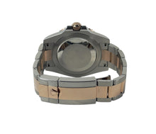 Rolex GMT-Master II 126711CHNR "Rootbeer" (2023) med få spor af håndtering, 9,5/10. Kommer som fuldt sæt: Bokse, omslag, certifikat, manualer og hangtag. Uret er omfattet af Rolex World Wide Garanti til 2028.