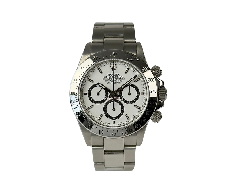 Rolex Daytona 16520 "Zenith" (1999) i stål med hvid skive. Uret fremstår i flot stand med mindre brugsspor, 8.5/10. Kommer med boks, yderboks og certifikat. 