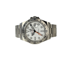 Rolex Explorer II 226570 polar (2022) i stål. Uret fremstår i mint stand med minimale håndteringsspor. Kommer som fuldt sæt: Bokse, certifikat, manualer og tag. Uret er omfattet af Rolex World Wide Garanti til september 2027.