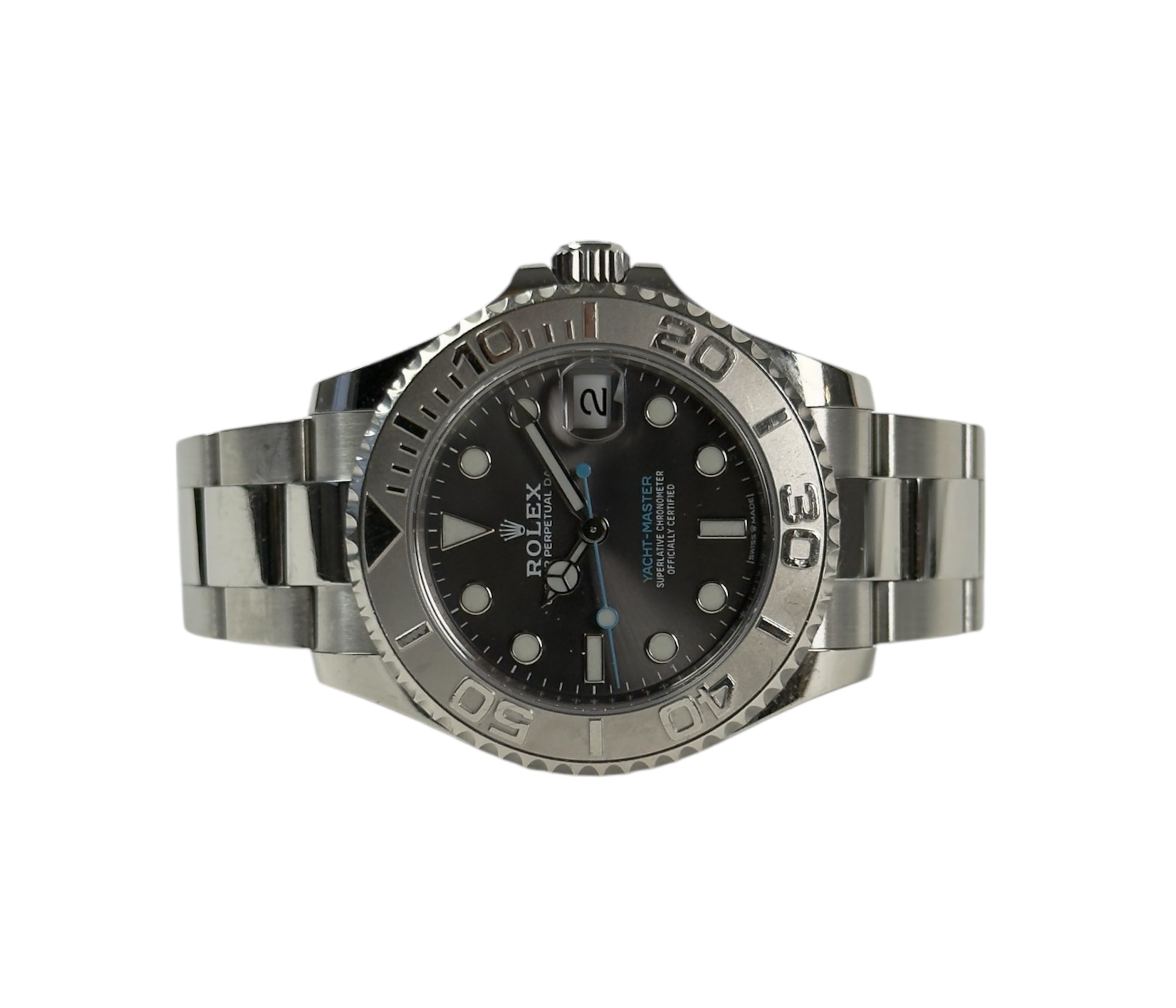 Rolex Yacht-Master 268622 (2022) i stål og platin. Uret måler 37 millimeter. Fremstår i alm. stand med brugsspor. Kommer som fuldt sæt: Bokse, omslag, certifikat, manualer og hangtag. Uret er omfattet af Rolex World Wide Garanti til 2027.