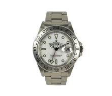 Rolex Explorer II 16570 (1999) med hvid Swiss Only Polar-skive. Uret fremstår i flot stand med nyligt service. Kommer med bokse, certifikat, manualer, servicekort og hangtag.
