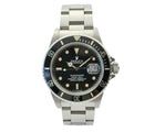Rolex Submariner 16800 fra 1984 stående frontvisning med boks og certifikat i super god stand