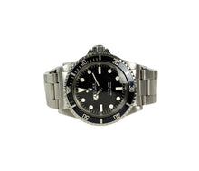 Rolex Submariner 5513 1978 i stål med original mk3 "lollipop"-skive og visere. Uret patina fremstår meget ensartet og subtilt. Kommer med certifikat, original købskvittering, booklet og manualer.