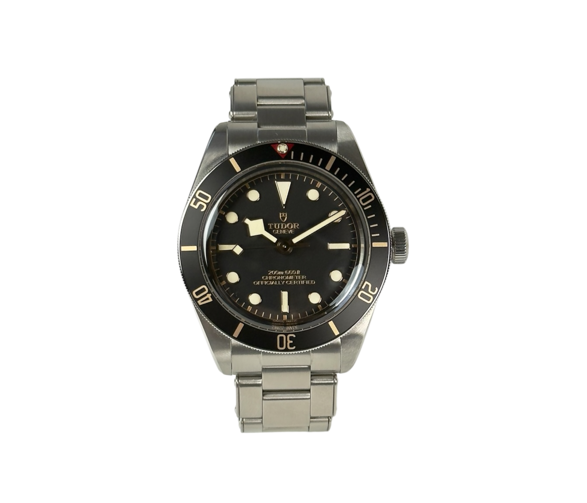 Tudor Black Bay 58 (Okt. 2025) i stål. Uret måler 39 mm og kommer på en stållænke samt original natorem. Fremstår i mint stand uden brugsspor. Kommer som fuldt sæt: Bokse, certifikat mv.