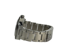 Tudor Black Bay 58 (Okt. 2025) i stål. Uret måler 39 mm og kommer på en stållænke samt original natorem. Fremstår i mint stand uden brugsspor. Kommer som fuldt sæt: Bokse, certifikat mv.